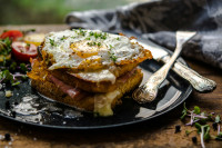 Croque madame: Το πολύφερνο γαλλικό σάντουιτς και πώς να το φτιάξεις στο σπίτι σου