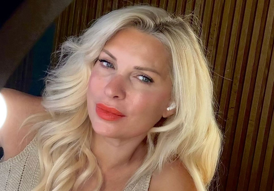 Ελένη Μενεγάκη: Η επιστροφή της στο make up on είναι αυτό ακριβώς που περιμέναμε