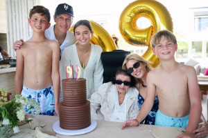 Η γιαγιά της Ivanka Trump έκλεισε τα 99! Κι έκανε πάρτι στο Miami (Εσύ ακόμα στον καναπέ;)