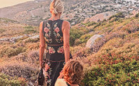 Τζένη Μπαλατσινού: Συγκίνηση για την οικογενειακή παράδοση που συνεχίζει με τον μικρό της γιο