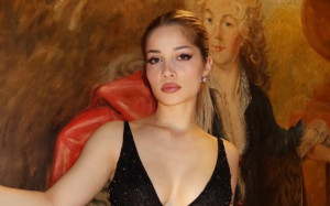 Αβερκίου: Η επιστροφή από το Ντουμπάι, τα κλάματα της γιαγιάς της και το χειροκρότημα στους πιλότους