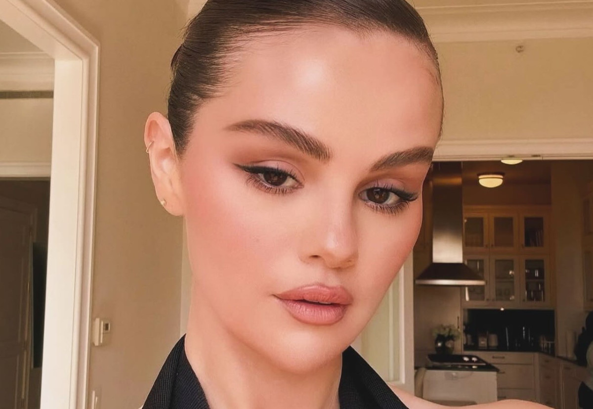 Το rose water mani της Selena Gomez είναι η απόλυτη καλοκαιρινή απλότητα