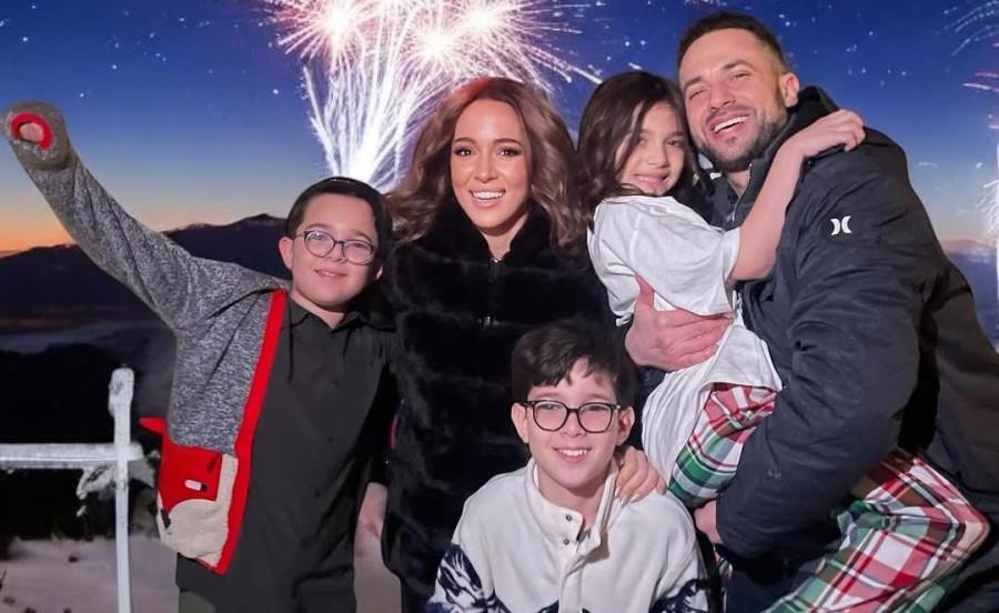 Καλομοίρα - Γιώργος Μπούσαλης: Το οικογενειακό τους πορτραίτο με το fashion icon... Αναστασία!