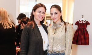 Αλεξάνδρα Νίκα: Φωτογραφίζει τη... γιαγιά (τρόπος του λέγειν) Μιράντα Πατέρα στη βόλτα με τον μικρό Βασίλη