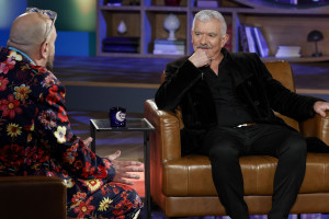 Στην αγκαλιά του Φάνη: Με αέρα από «Σόι» (Γιώργος Γιαννόπουλος) και τη Δάφνη Καραβοκύρη