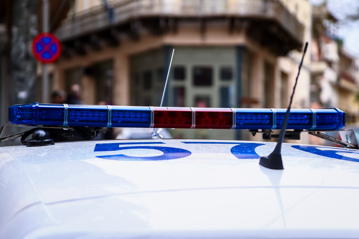 Συνελήφθη γνωστός τραγουδιστής μετά από διαπληκτισμό με αστυνομικούς στον Βόλο