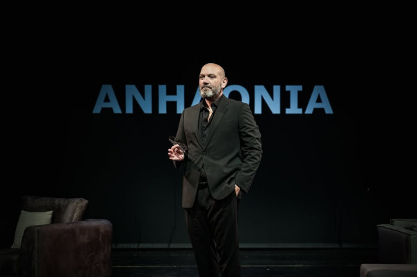 Η επική αποκάλυψη του Γιώργου Λάγιου: «Έχω στείλει την ψυχαναλύτριά μου στον ψυχίατρο»