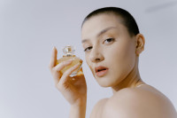 Γιατί τα milky perfumes έχουν γίνει η μεγαλύτερη εμμονή αυτή την στιγμή;
