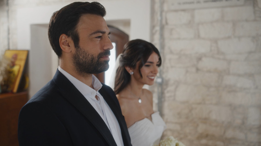 Η γη της ελιάς: Στέφανος και Βασιλική παντρεύονται κρυφά την ώρα που η Ασπασία συλλαμβάνεται για τον φόνο του Δημοσθένη