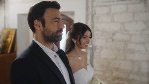 Η γη της ελιάς: Στέφανος και Βασιλική παντρεύονται κρυφά την ώρα που η Ασπασία συλλαμβάνεται για τον φόνο του Δημοσθένη