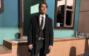 Τότσικας: «Σπάει» τα στερεότυπα φορώντας κόκκινο κραγιόν - Η φωτό που επαναπροσδιορίζει τον ανδρισμό