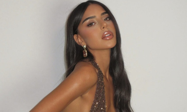 Το TikTok ορκίζεται στη βαζελίνη για πιο μακριές βλεφαρίδες: Καλή ή κακή ιδέα;