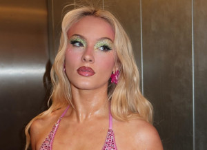 Μαξιμαλισμός: Το Y2K makeup trend που επισκιάζει το clean-girl look