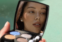 Ίσως δοκιμάζετε το concealer σας στο λάθος σημείο - Να ποια περιοχή του σώματος πρέπει να προτιμάτε
