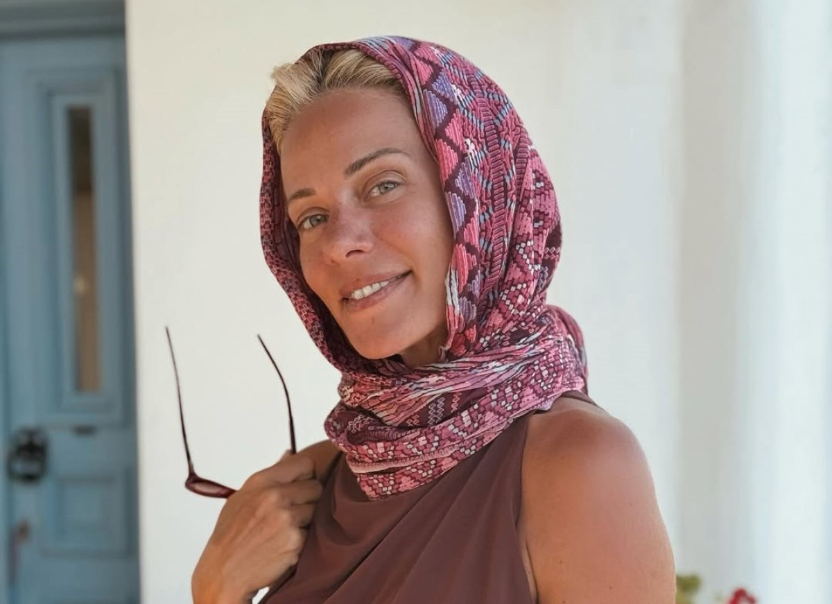 Ζέτα Μακρυπούλια: Ντύθηκε θαλασσινή... Αμαλία για τα γενέθλιά της και διηγείται την ιστορία της γέννησής της