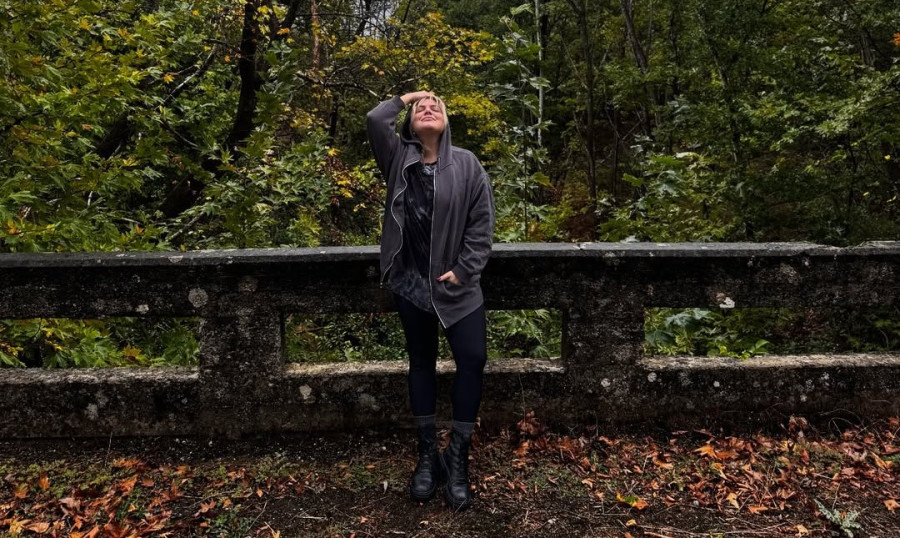 Δανάη Μπάρκα: Άφησε τις θάλασσες και έπιασε τα βουνά! Η εκδρομή της στη Σπερχειάδα και το ονειρικό της... δεντρόσπιτο!