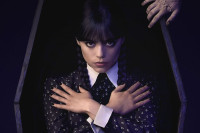 Το lip combo της Jenna Ortega στο «Wednesday» είναι τρομακτικά εύκολο να το αντιγράψεις