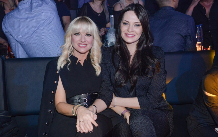 Μαρία Μπεκατώρου: Έκανε το πιο επικό ξέσπασμα όταν είδε το puzzle με το οποίο «παλεύει» η Υβόννη Μπόσνιακ