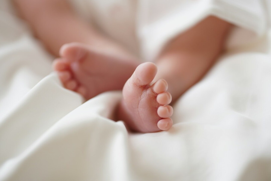 Έγινε μαμά για τρίτη φορά στα 40+ και δείχνει πιο ευτυχισμένη από ποτέ