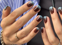 Θέλεις τα απόλυτα Rich Girl Nails; Αυτή η ουδέτερη απόχρωση κυριαρχεί το φθινόπωρο 2025