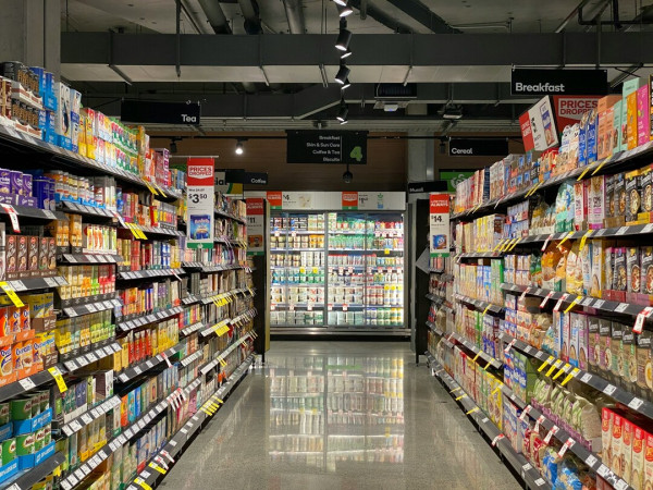 Τι να προσέχεις όταν αγοράζεις τρόφιμα από το σούπερ μάρκετ (εκτός από την τιμή)