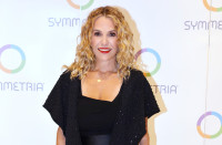 Τζένη Μπότση: Τα κιλά που έφερε η εμμηνόπαυση και η περιβόητη τηλεοπτική ατάκα της που η κόρη της μόλις ανακάλυψε!