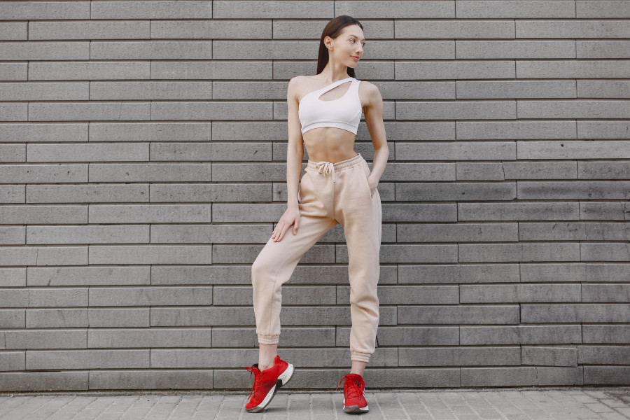 Πώς θα φορέσεις φόρμες χωρίς να χάσεις το στυλ σου; Πάρε inspo και από τις Ελληνίδες celebs