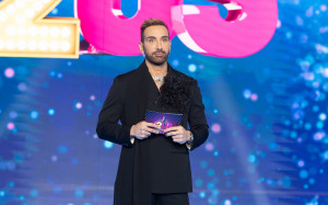 J2US: Η πολυαναμενόμενη επιστροφή της Μαρίας Μπακοδήμου στην κριτική επιτροπή