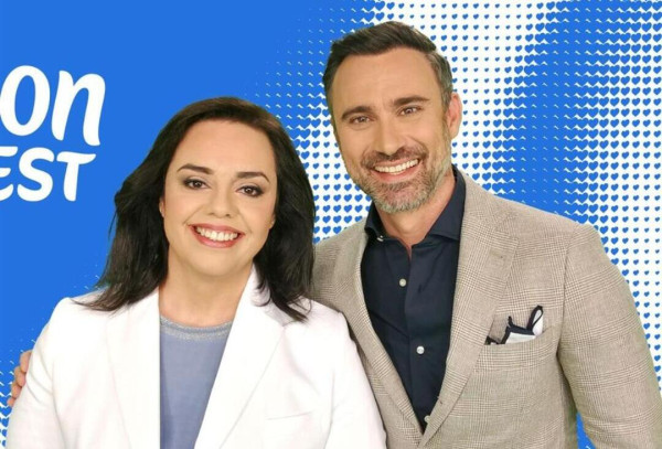Eurovision 2026: Τα 10 χρόνια Καπουτζίδη και Κοζάκου στον θεσμό γιορτάστηκαν με μία έκπληξη στη Βιέννη