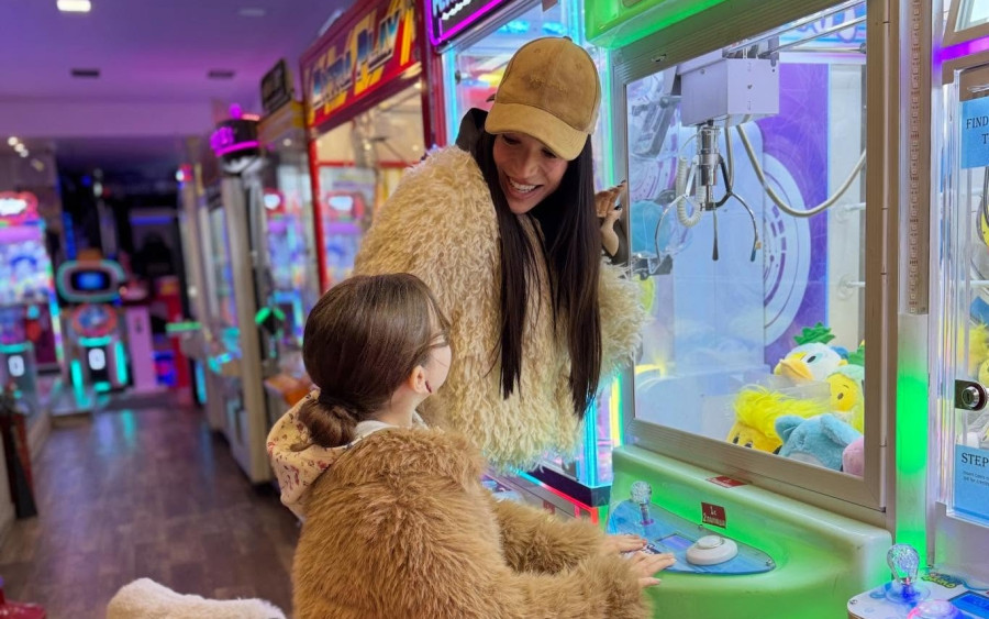 Ήβη Αδάμου: Matchy matchy με την κόρη της σε playdate