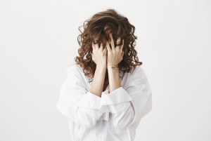 Ο κανόνας των 6:30 μ.μ.: Η νέα μέθοδος ευεξίας που υπόσχεται να μειώσει το άγχος μακροπρόθεσμα