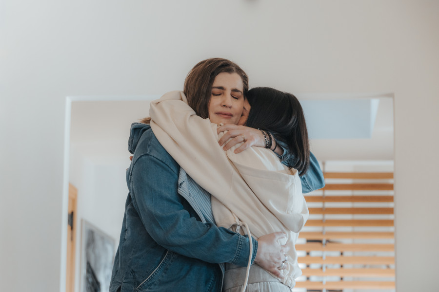 Να με λες μαμά: Τι θα δούμε απόψε; Ο Αντώνης εντοπίζει Ξένια και Ιωάννα και το κουδούνι χτυπά μέσα στη νύχτα!