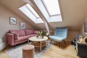 Το πιο διακριτικό και elegant makeover: Πώς να προσθέσεις ροζ στο σαλόνι σου χωρίς να είναι «too much»