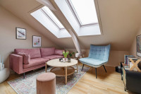 Το πιο διακριτικό και elegant makeover: Πώς να προσθέσεις ροζ στο σαλόνι σου χωρίς να είναι «too much»