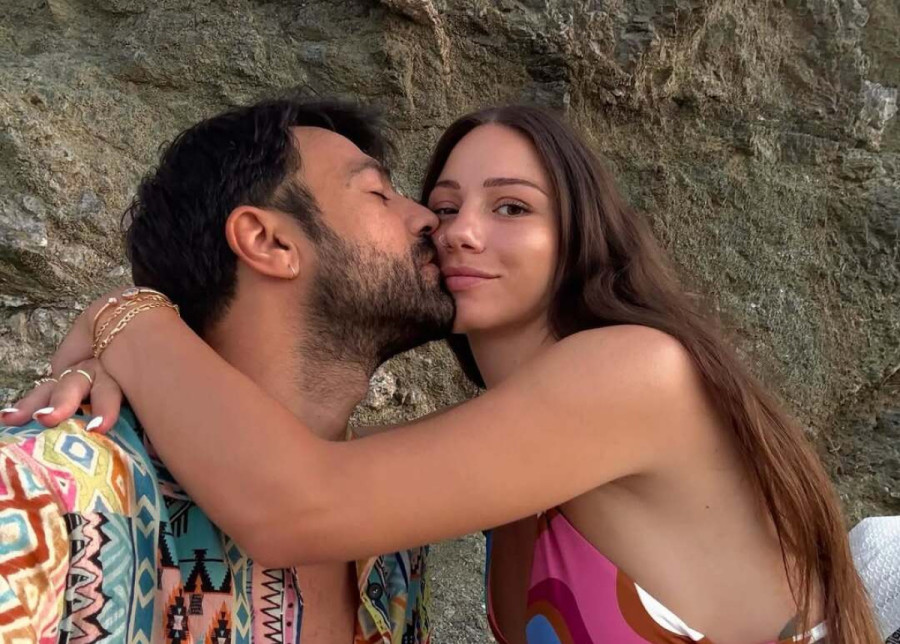 Γεωργίου - Χριστοδούλου: Γεννήθηκε η κόρη τους! Οι φωτογραφίες από το μαιευτήριο και το τρυφερό μήνυμα!