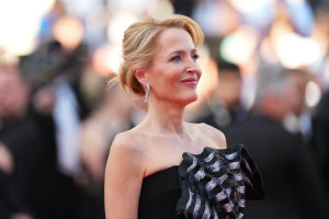 Κάννες 2026 – Gillian Anderson: «Δεν χρειαζόμαστε τόσο πολύ την επιβεβαίωση των άλλων»