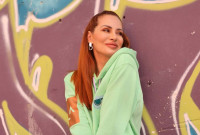 Μαρία Καλάβρια: Δεν ανήκει στο στερεότυπο της «κλασικής μαμάς» και παραδέχεται ότι ζητάει τάπερ από τη μαμά της