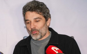 Πέτρος Λαγούτης: «Ακόμα κι εμείς που χωρίζουμε, πάντα μας βασανίζει, αλλά δεν σταματάμε να έχουμε όρεξη για ζωή»