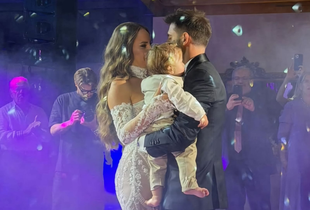 Τα παραλειπόμενα του γάμου Ανδρομάχης - Λιβάνη: Ο ρομαντικός χορός με τον γιο τους και η επική ρήση του γαμπρού για το... πόδι!