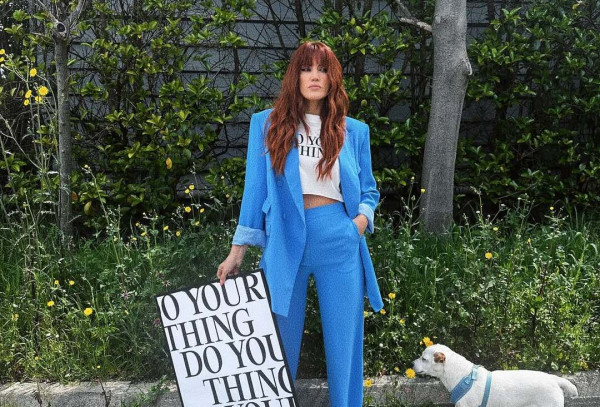 Μαίρη Συνατσάκη: Όταν εμείς κοιμόμαστε, εκείνη μετατρέπει το μπάνιο της σε… κομμωτήριο και κάνει μπούκλες!