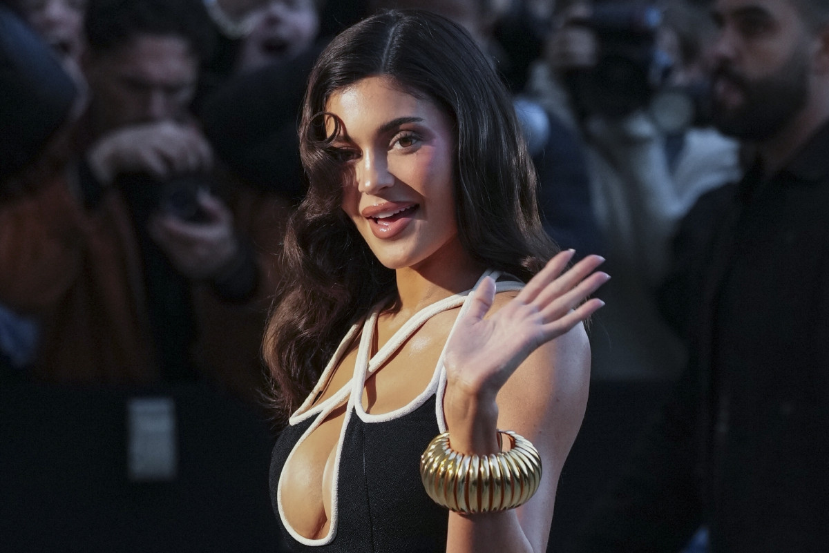 Η Kylie Jenner μόλις αποκάλυψε ένα νέο μυστηριώδες προϊόν στο Instagram