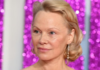 Pamela Anderson: Το νέο της βήμα που αλλάζει τη συζήτηση για την εμμηνόπαυση