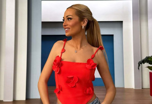 Ελένη Βουλγαράκη: Ανοιχτή σε τηλεοπτική επιστροφή και ερωτευμένη παρά την απόσταση