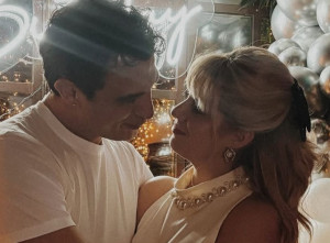 Δήμος Αναστασιάδης: Το πάρτι έκπληξη για τα γενέθλιά του που του ετοίμασε η Τζένη Θεωνά και γιόρτασε και τα δικά της