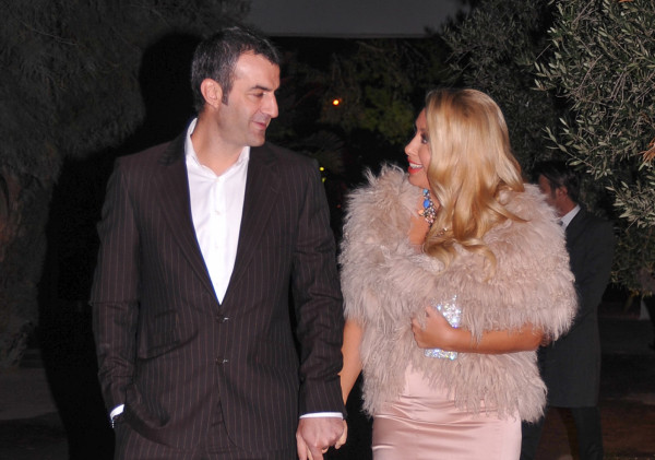 Τραϊανός Δέλλας: Το σπαρακτικό «αντίο» στην αγαπημένη του Γωγώ - «Όσο μακριά και να πετάξεις η αγάπη μου θα σε φθάνει»