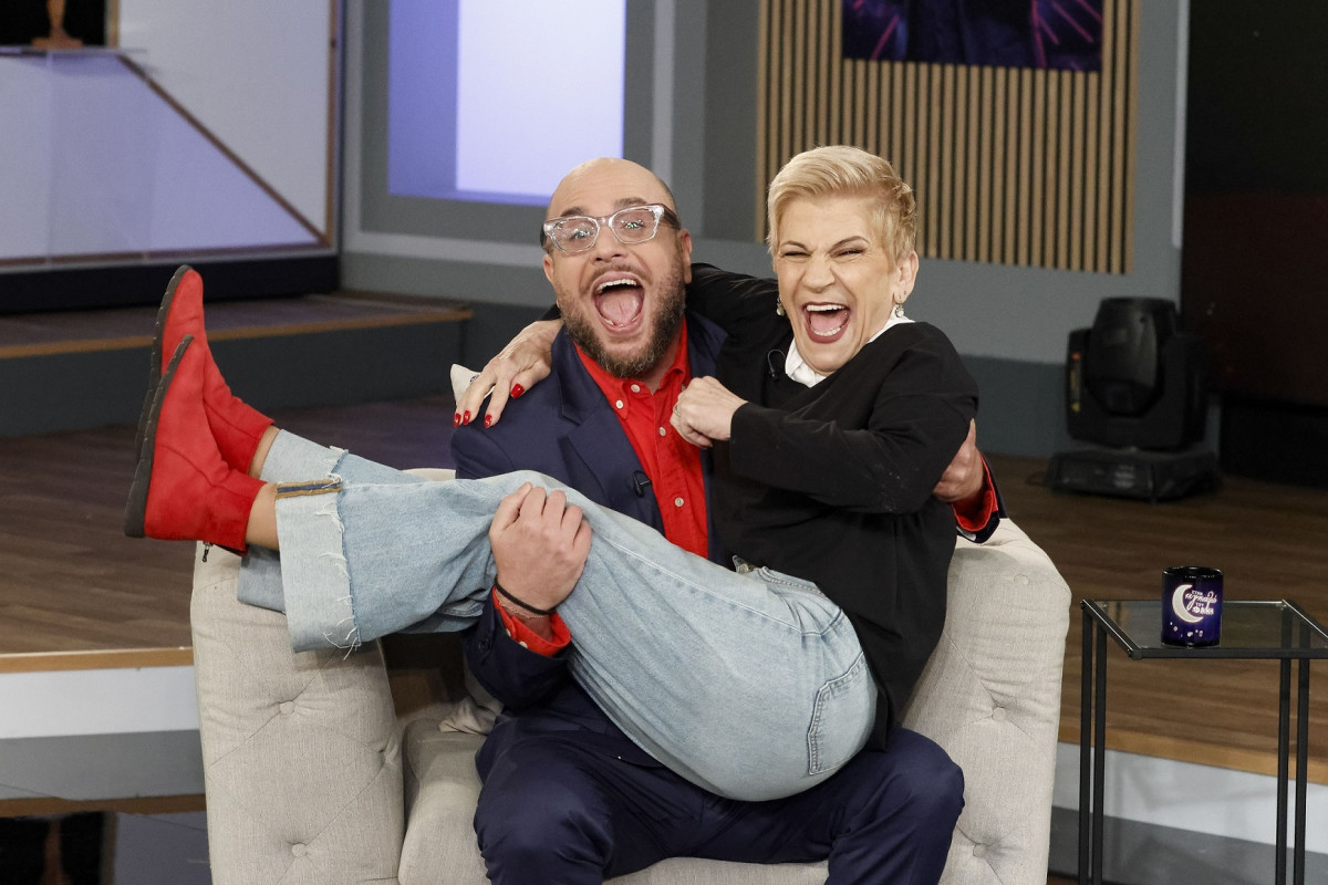 Χρύσα Ρώπα: Ο Λαμπρόπουλος προσπάθησε να παίξουν την πρώτη ερωτική σκηνή στην καριέρα της. Το αποτέλεσμα; Σπαρταριστό!