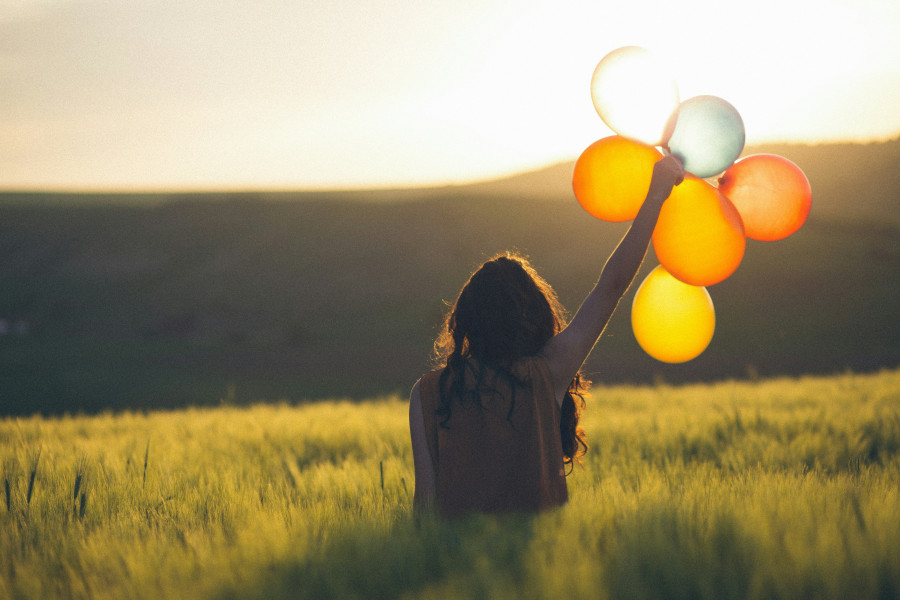 The Joy of Missing Out: Όταν το JOMO γίνεται πιο ελκυστικό από το FOMO