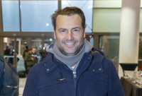 Παναγιώτης Μπουγιούρης: Αγνώριστος με το νέο look. Έβαψε τα μαλλιά του ξανθά και του πάνε φουλ!