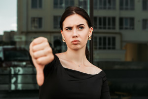 Πώς αντιδράς στην απόρριψη και τι αποκαλύπτει αυτό για εσένα;