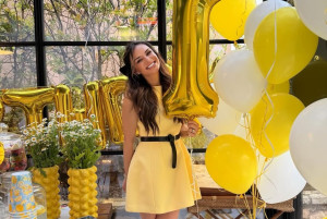 Ελένη Τσολάκη: Το... «παπάκι» της έγινε 1 έτους και το γιόρτασαν με ένα κατακίτρινο πάρτι